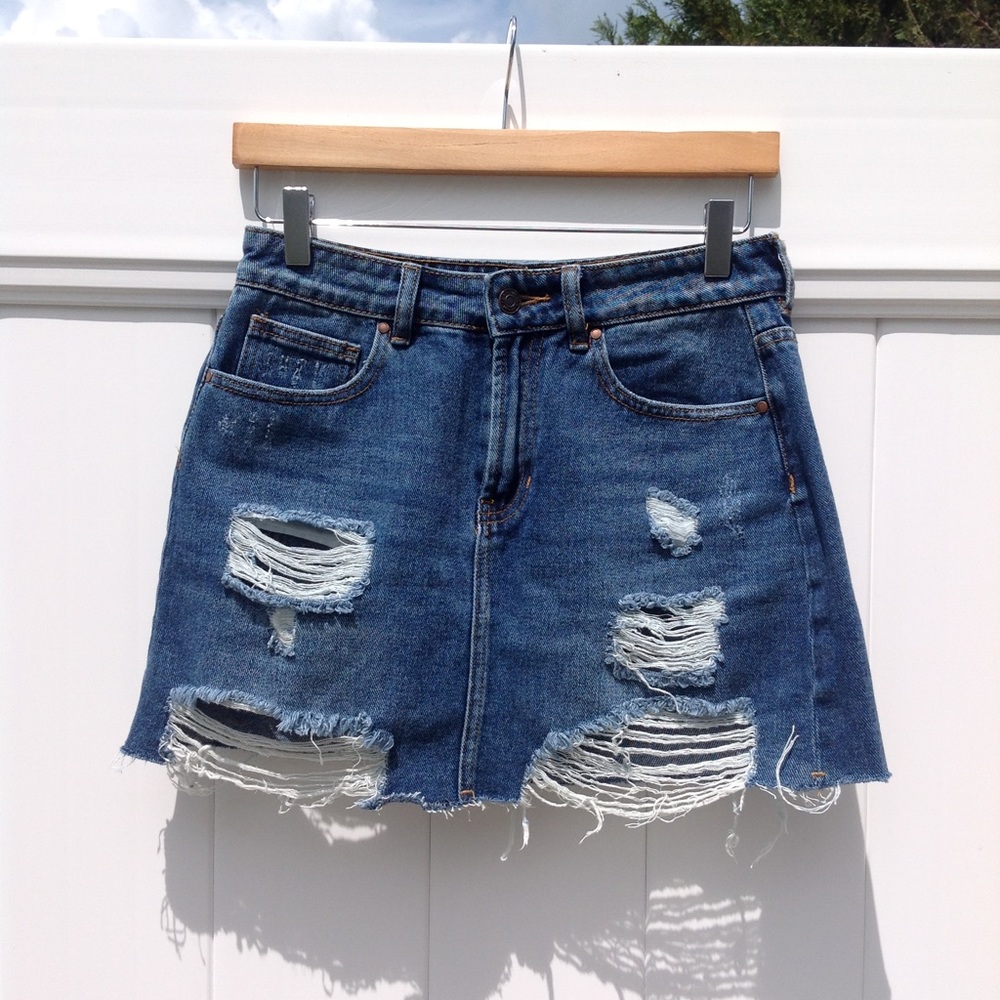 PacSun high waisted distressed mini denim skirt 25